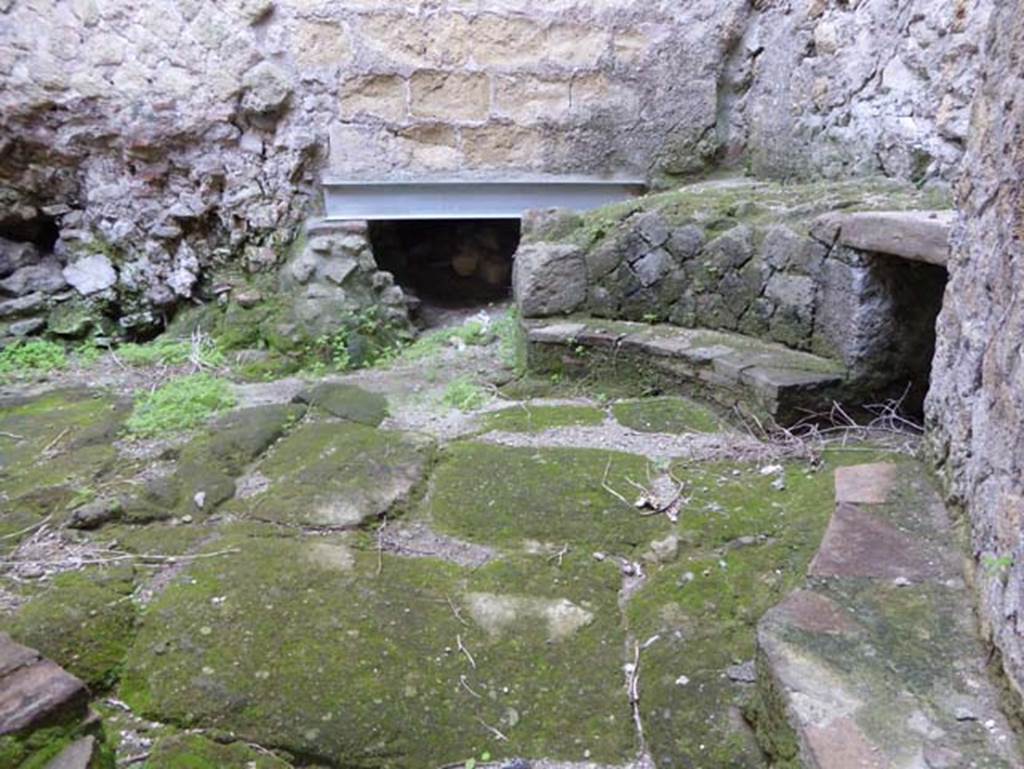 VI.10, Herculaneum, October 2014. Praefurnium (boiler furnace). Photo courtesy of Michael Binns.
